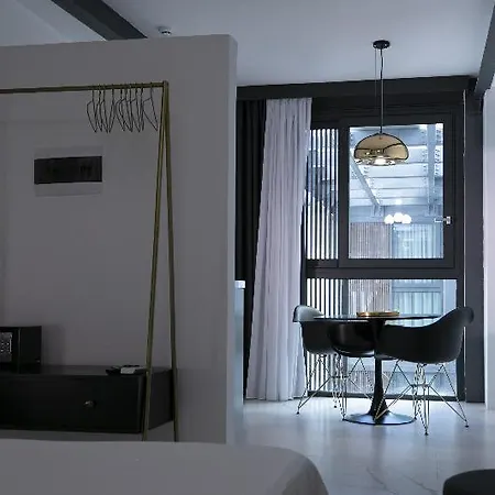 Azzoli - Apartments&skypool - Adults Only Aparthotel