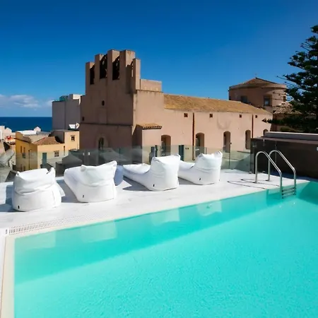 Aparthotel Azzoli - Apartments&skypool - Adults Only 4*
